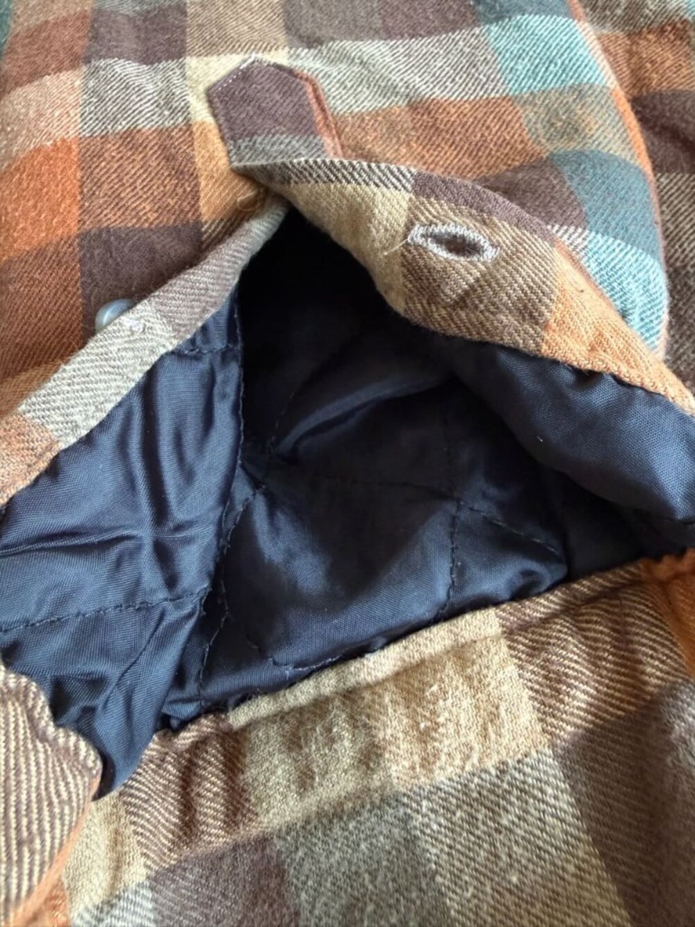 Legendary Whitetails Plaid Flannel Sherpa lined jacket - Size XL - Picture 11 of 15
